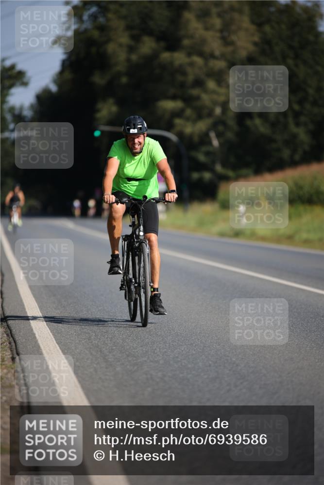 01.09.2024 - 17. Tribühne Triathlon H.Heesch http://msf.ph/oto/6939586 01.09.2024 10:32:12 Radfahren 167, 221, 228 meine-sportfotos.de