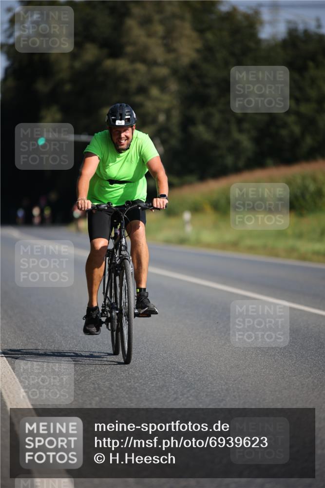 01.09.2024 - 17. Tribühne Triathlon H.Heesch http://msf.ph/oto/6939623 01.09.2024 10:32:13 Radfahren 167, 221, 228 meine-sportfotos.de