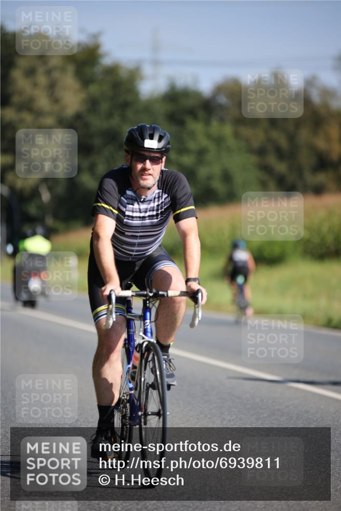 01.09.2024 - 17. Tribühne Triathlon H.Heesch http://msf.ph/oto/6939811 01.09.2024 10:33:44 Radfahren 189, 195, 197, 212, 226, 305, 730 meine-sportfotos.de