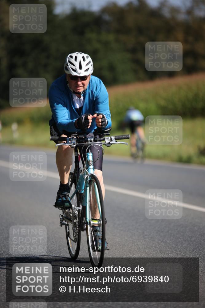 01.09.2024 - 17. Tribühne Triathlon H.Heesch http://msf.ph/oto/6939840 01.09.2024 10:33:59 Radfahren 144, 214, 224, 236, 237 meine-sportfotos.de