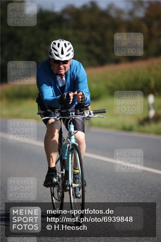 01.09.2024 - 17. Tribühne Triathlon H.Heesch http://msf.ph/oto/6939848 01.09.2024 10:33:59 Radfahren 144, 214, 224, 236, 237 meine-sportfotos.de