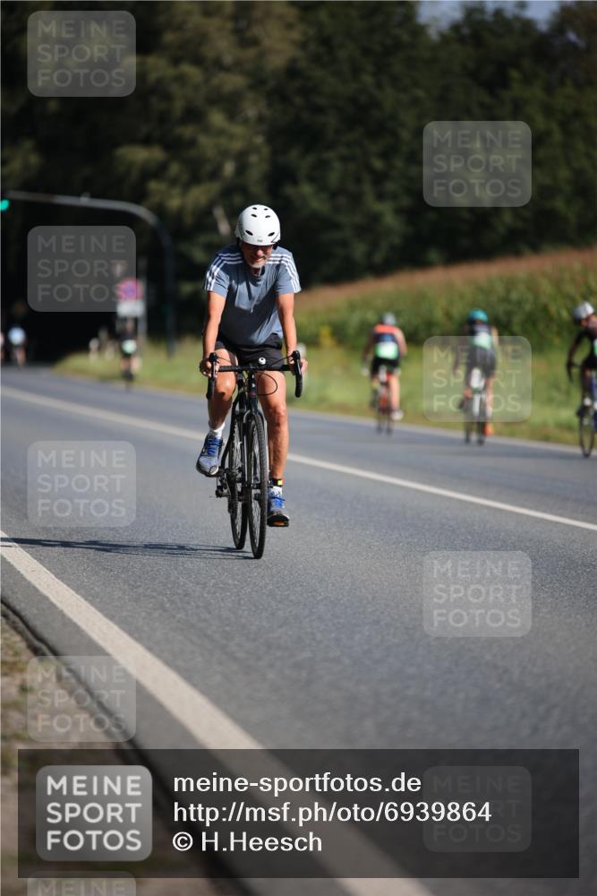 01.09.2024 - 17. Tribühne Triathlon H.Heesch http://msf.ph/oto/6939864 01.09.2024 10:34:16 Radfahren 141, 158, 192 meine-sportfotos.de