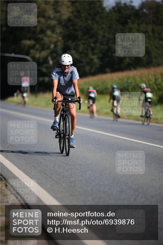 01.09.2024 - 17. Tribühne Triathlon H.Heesch http://msf.ph/oto/6939876 01.09.2024 10:34:16 Radfahren 141, 158, 192 meine-sportfotos.de