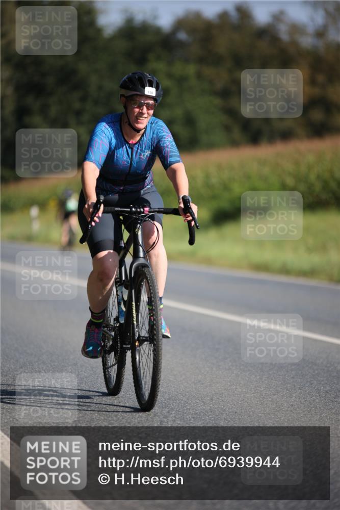 01.09.2024 - 17. Tribühne Triathlon H.Heesch http://msf.ph/oto/6939944 01.09.2024 10:34:21 Radfahren 137, 158, 192, 202 meine-sportfotos.de
