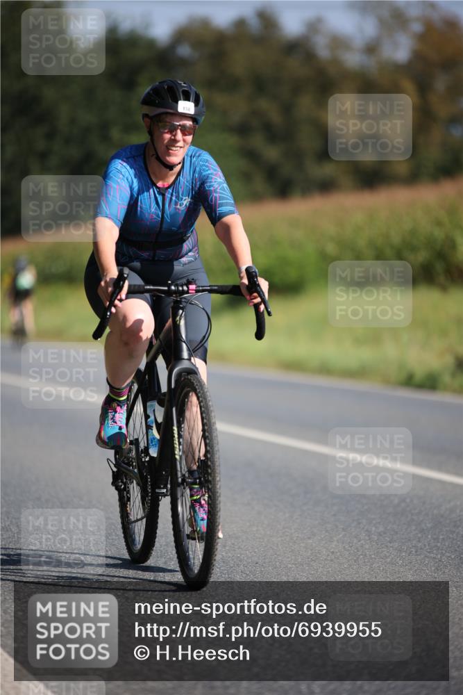 01.09.2024 - 17. Tribühne Triathlon H.Heesch http://msf.ph/oto/6939955 01.09.2024 10:34:22 Radfahren 137, 158, 192, 202 meine-sportfotos.de