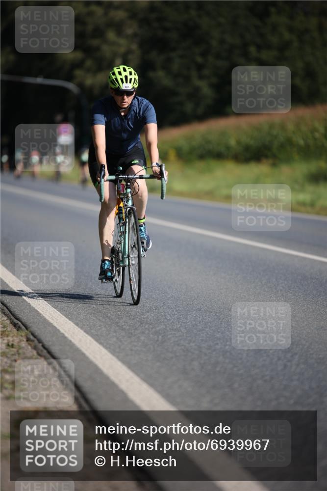 01.09.2024 - 17. Tribühne Triathlon H.Heesch http://msf.ph/oto/6939967 01.09.2024 10:34:26 Radfahren 137, 192, 202 meine-sportfotos.de