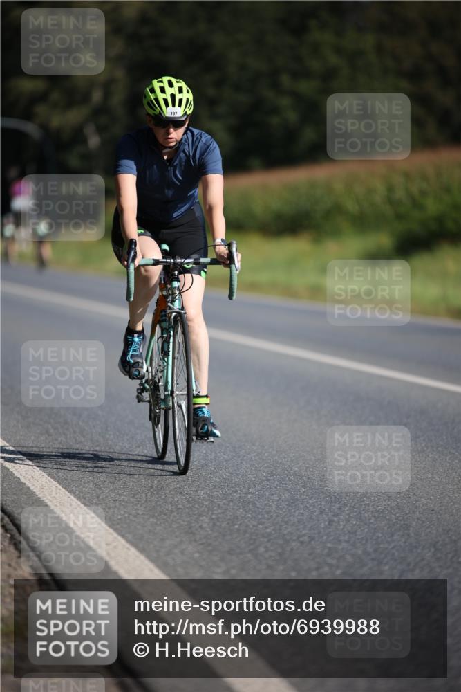 01.09.2024 - 17. Tribühne Triathlon H.Heesch http://msf.ph/oto/6939988 01.09.2024 10:34:26 Radfahren 137, 192, 202 meine-sportfotos.de