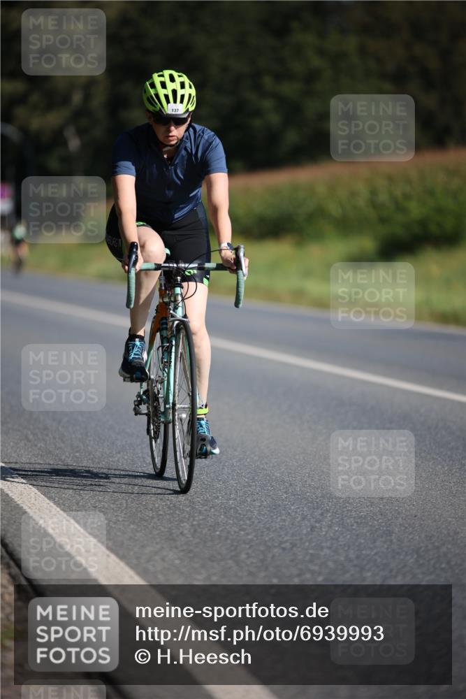 01.09.2024 - 17. Tribühne Triathlon H.Heesch http://msf.ph/oto/6939993 01.09.2024 10:34:27 Radfahren 137, 192, 202 meine-sportfotos.de