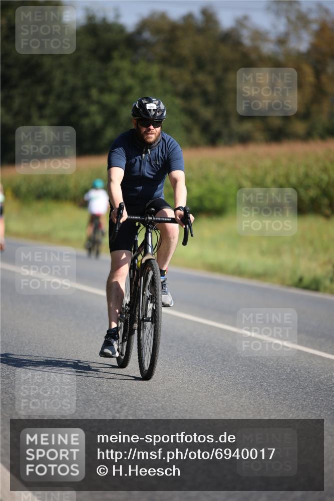01.09.2024 - 17. Tribühne Triathlon H.Heesch http://msf.ph/oto/6940017 01.09.2024 10:34:48 Radfahren 241, 282, 1064 meine-sportfotos.de