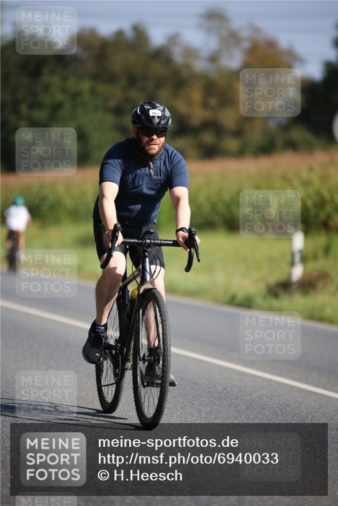 01.09.2024 - 17. Tribühne Triathlon H.Heesch http://msf.ph/oto/6940033 01.09.2024 10:34:48 Radfahren 241, 282, 1064 meine-sportfotos.de