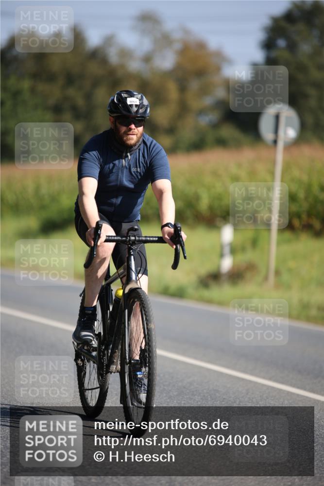 01.09.2024 - 17. Tribühne Triathlon H.Heesch http://msf.ph/oto/6940043 01.09.2024 10:34:48 Radfahren 241, 282, 1064 meine-sportfotos.de