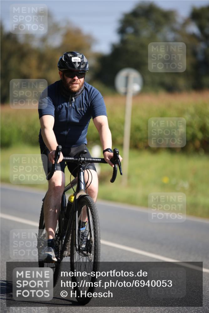 01.09.2024 - 17. Tribühne Triathlon H.Heesch http://msf.ph/oto/6940053 01.09.2024 10:34:49 Radfahren 241, 282, 1064 meine-sportfotos.de