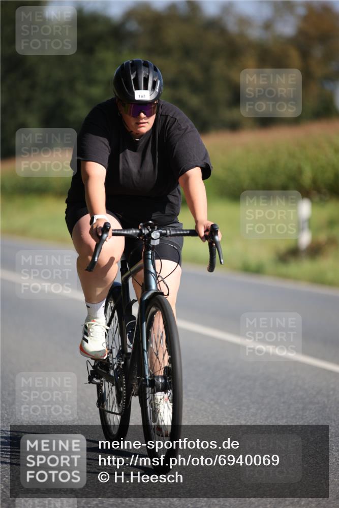 01.09.2024 - 17. Tribühne Triathlon H.Heesch http://msf.ph/oto/6940069 01.09.2024 10:35:03 Radfahren 163, 168, 169 meine-sportfotos.de