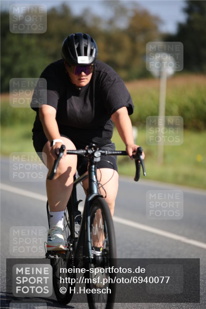 01.09.2024 - 17. Tribühne Triathlon H.Heesch http://msf.ph/oto/6940077 01.09.2024 10:35:04 Radfahren 163, 168, 169 meine-sportfotos.de