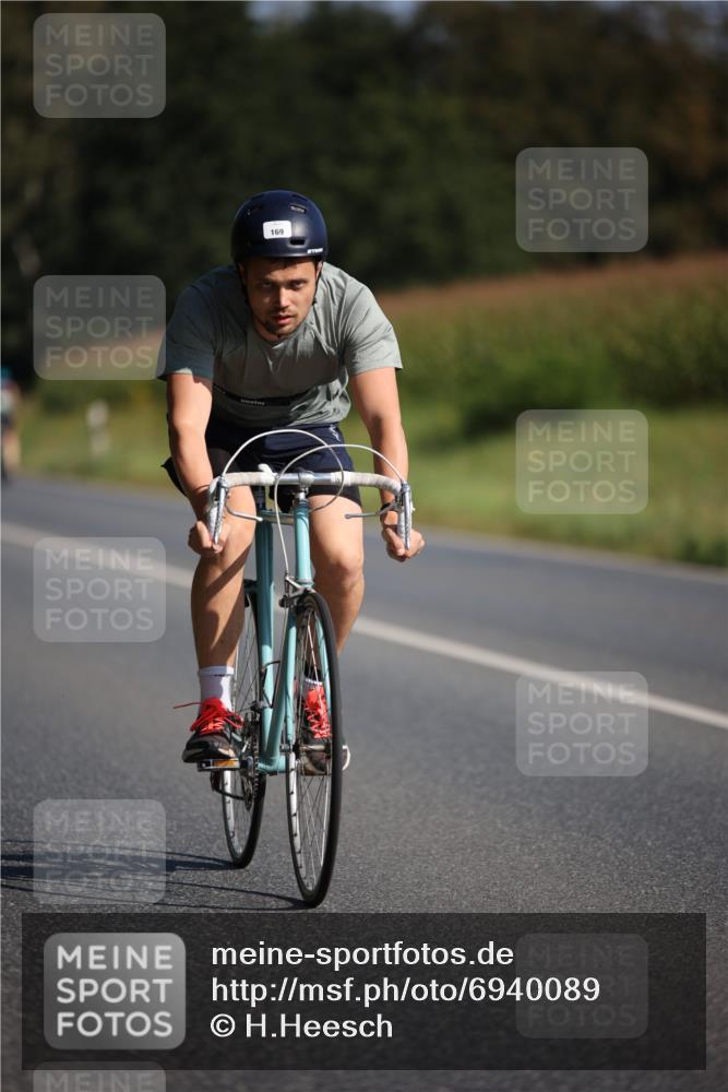 01.09.2024 - 17. Tribühne Triathlon H.Heesch http://msf.ph/oto/6940089 01.09.2024 10:35:05 Radfahren 163, 168, 169 meine-sportfotos.de