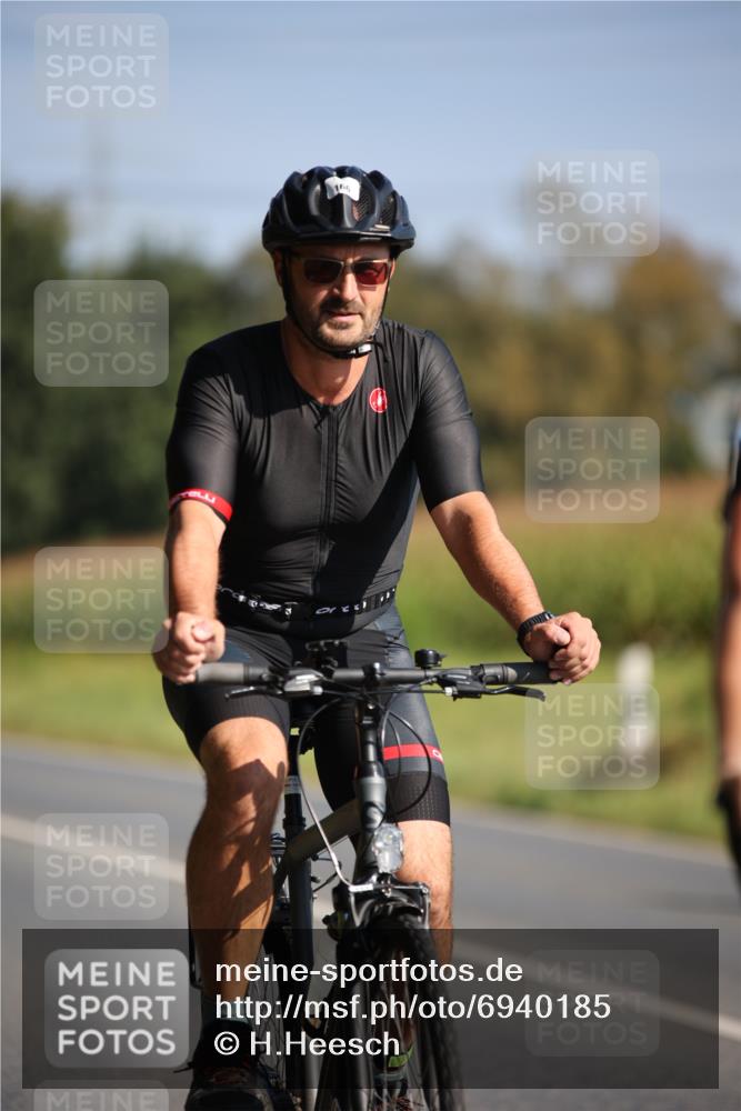 01.09.2024 - 17. Tribühne Triathlon H.Heesch http://msf.ph/oto/6940185 01.09.2024 10:35:24 Radfahren 142, 165, 166, 180, 240 meine-sportfotos.de