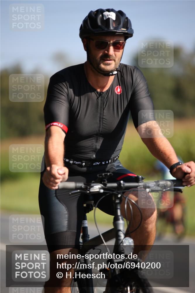 01.09.2024 - 17. Tribühne Triathlon H.Heesch http://msf.ph/oto/6940200 01.09.2024 10:35:25 Radfahren 142, 165, 166, 180, 240 meine-sportfotos.de