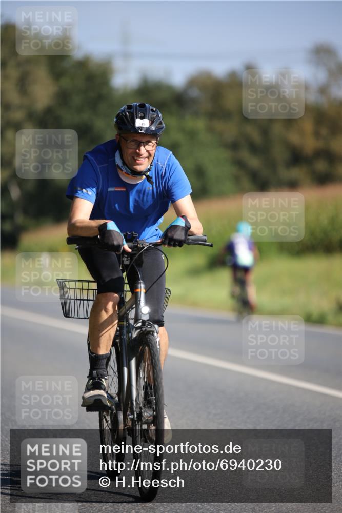 01.09.2024 - 17. Tribühne Triathlon H.Heesch http://msf.ph/oto/6940230 01.09.2024 10:35:40 Radfahren 145, 190, 201, 223, 284, 307 meine-sportfotos.de