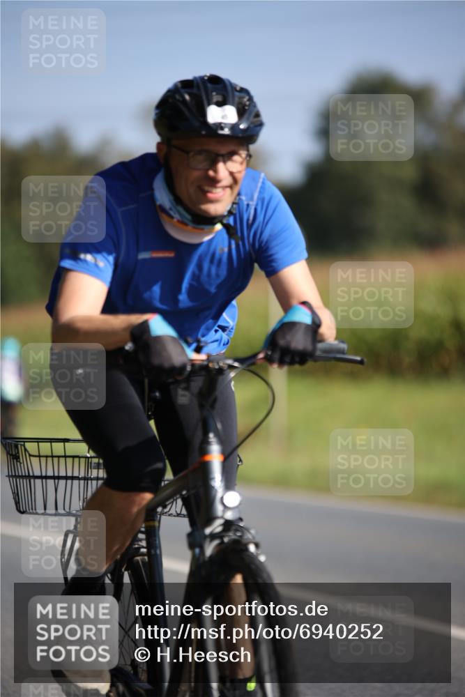01.09.2024 - 17. Tribühne Triathlon H.Heesch http://msf.ph/oto/6940252 01.09.2024 10:35:41 Radfahren 145, 190, 201, 223, 284, 307 meine-sportfotos.de
