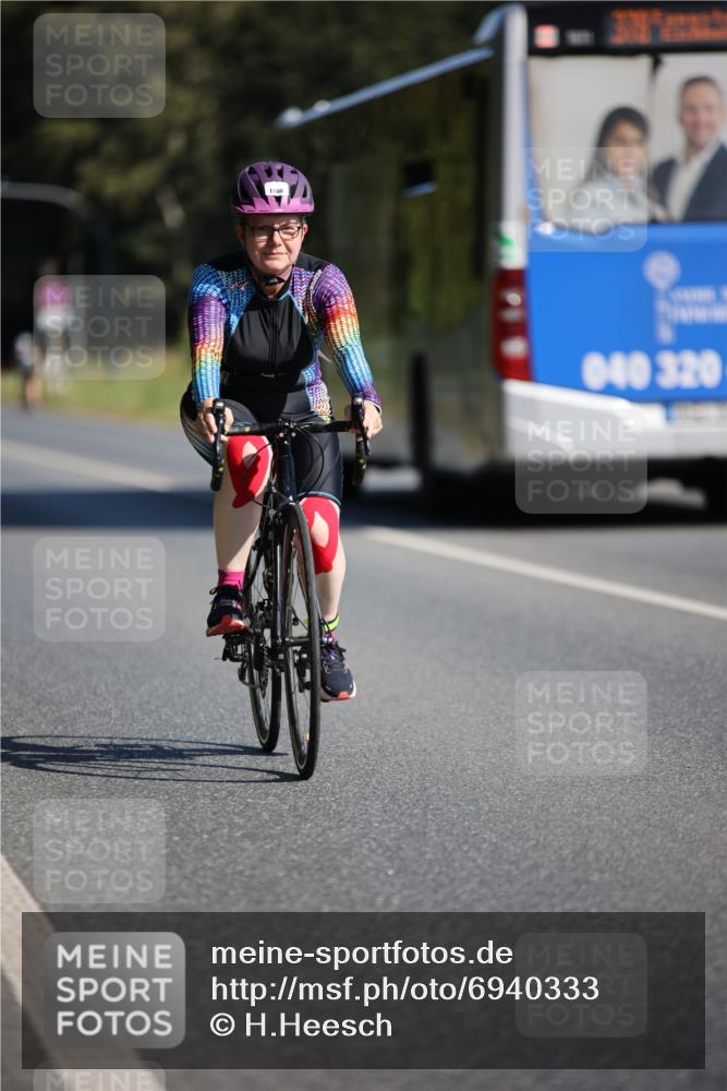01.09.2024 - 17. Tribühne Triathlon H.Heesch http://msf.ph/oto/6940333 01.09.2024 10:36:10 Radfahren 1066, 1072 meine-sportfotos.de