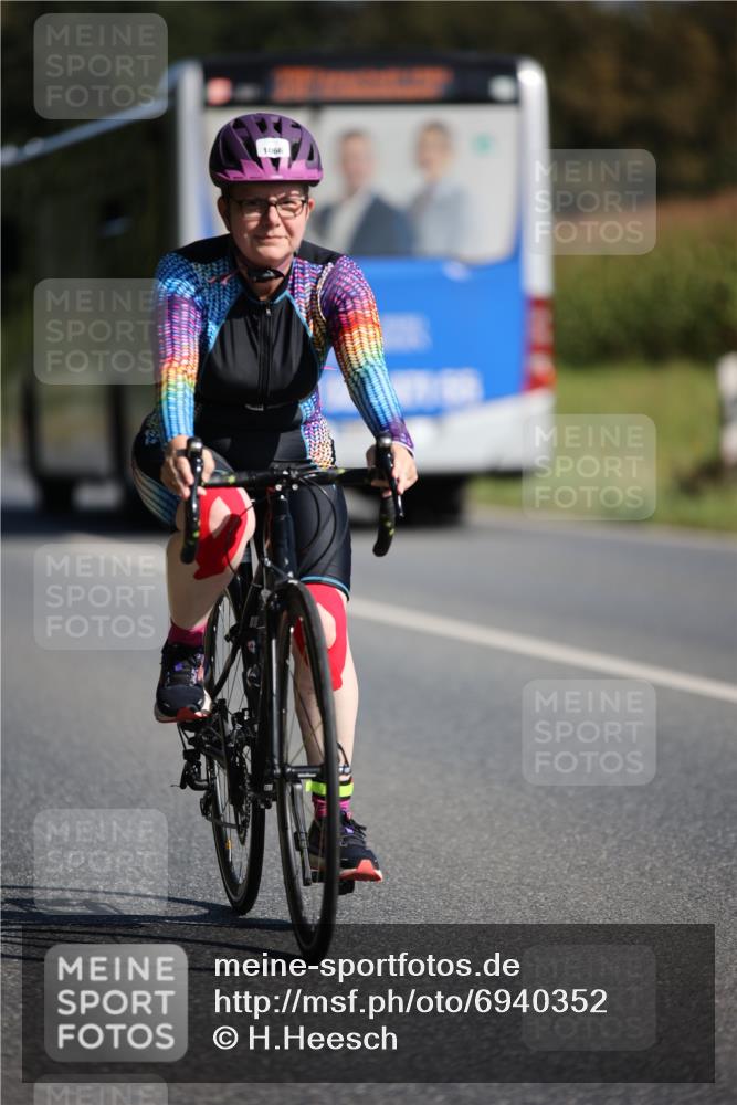 01.09.2024 - 17. Tribühne Triathlon H.Heesch http://msf.ph/oto/6940352 01.09.2024 10:36:11 Radfahren 1066, 1072 meine-sportfotos.de