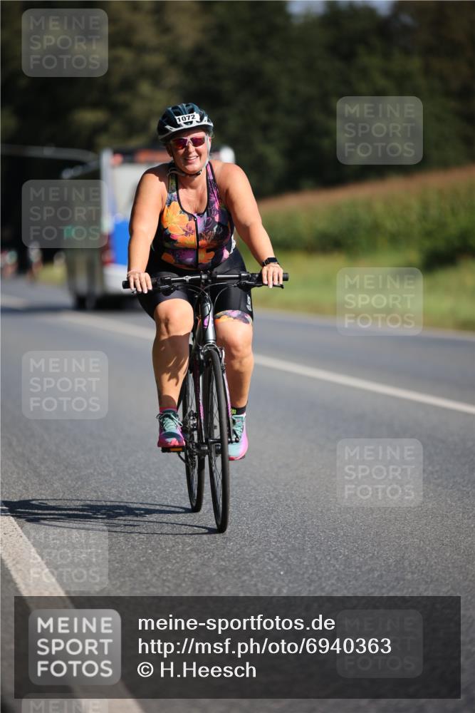 01.09.2024 - 17. Tribühne Triathlon H.Heesch http://msf.ph/oto/6940363 01.09.2024 10:36:14 Radfahren 139, 1072 meine-sportfotos.de