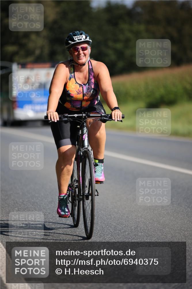 01.09.2024 - 17. Tribühne Triathlon H.Heesch http://msf.ph/oto/6940375 01.09.2024 10:36:15 Radfahren 139, 1072 meine-sportfotos.de