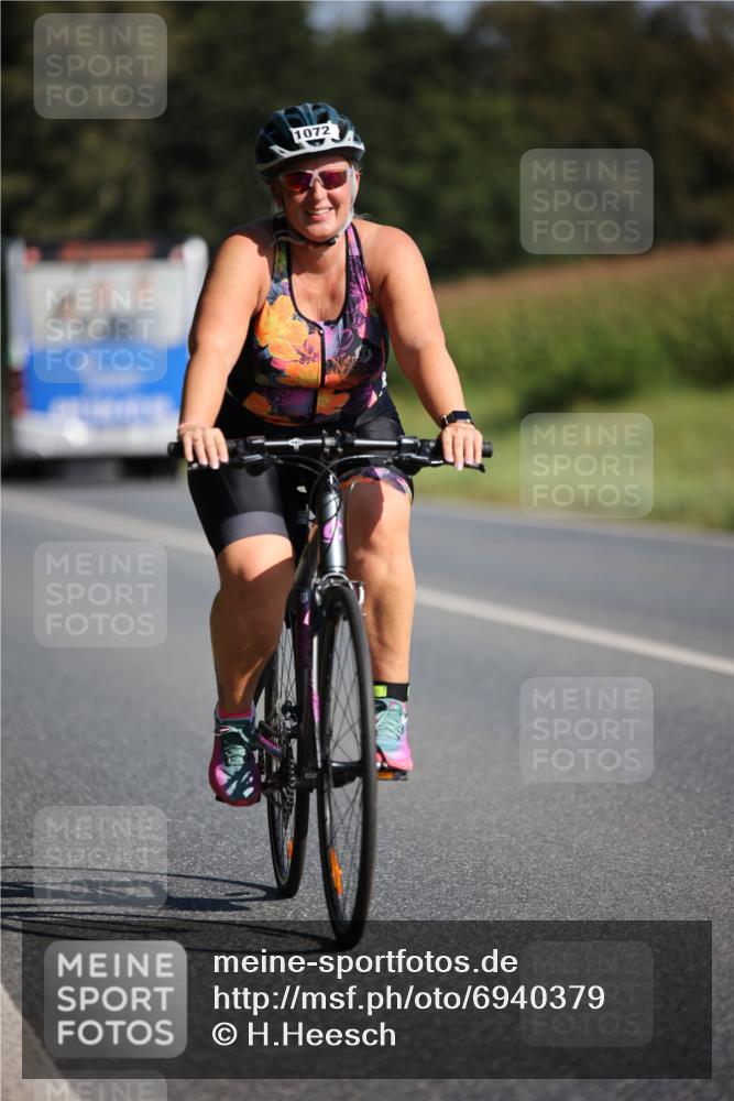 01.09.2024 - 17. Tribühne Triathlon H.Heesch http://msf.ph/oto/6940379 01.09.2024 10:36:15 Radfahren 139, 1072 meine-sportfotos.de