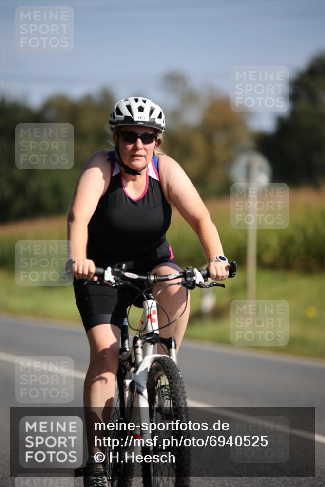 01.09.2024 - 17. Tribühne Triathlon H.Heesch http://msf.ph/oto/6940525 01.09.2024 10:37:44 Radfahren 160 meine-sportfotos.de