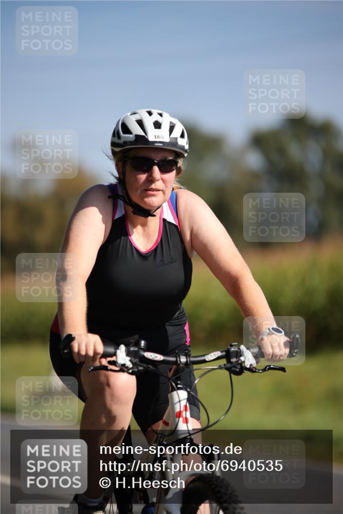 01.09.2024 - 17. Tribühne Triathlon H.Heesch http://msf.ph/oto/6940535 01.09.2024 10:37:44 Radfahren 160 meine-sportfotos.de