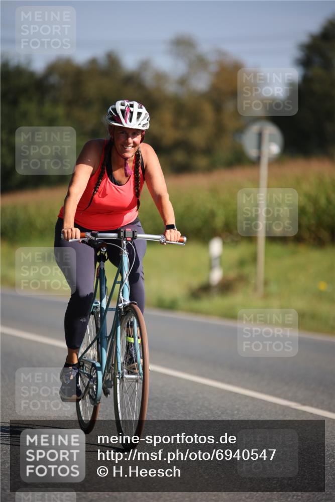 01.09.2024 - 17. Tribühne Triathlon H.Heesch http://msf.ph/oto/6940547 01.09.2024 10:38:33 Radfahren 151 meine-sportfotos.de