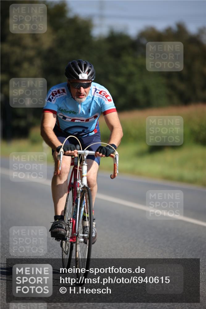 01.09.2024 - 17. Tribühne Triathlon H.Heesch http://msf.ph/oto/6940615 01.09.2024 10:39:19 Radfahren 161 meine-sportfotos.de