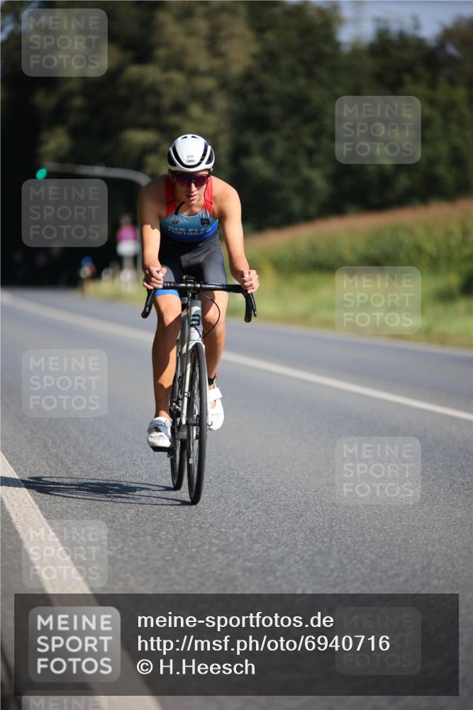 01.09.2024 - 17. Tribühne Triathlon H.Heesch http://msf.ph/oto/6940716 01.09.2024 10:41:30 Radfahren 256 meine-sportfotos.de