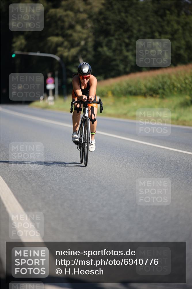 01.09.2024 - 17. Tribühne Triathlon H.Heesch http://msf.ph/oto/6940776 01.09.2024 10:41:51 Radfahren 255, 268, 285 meine-sportfotos.de