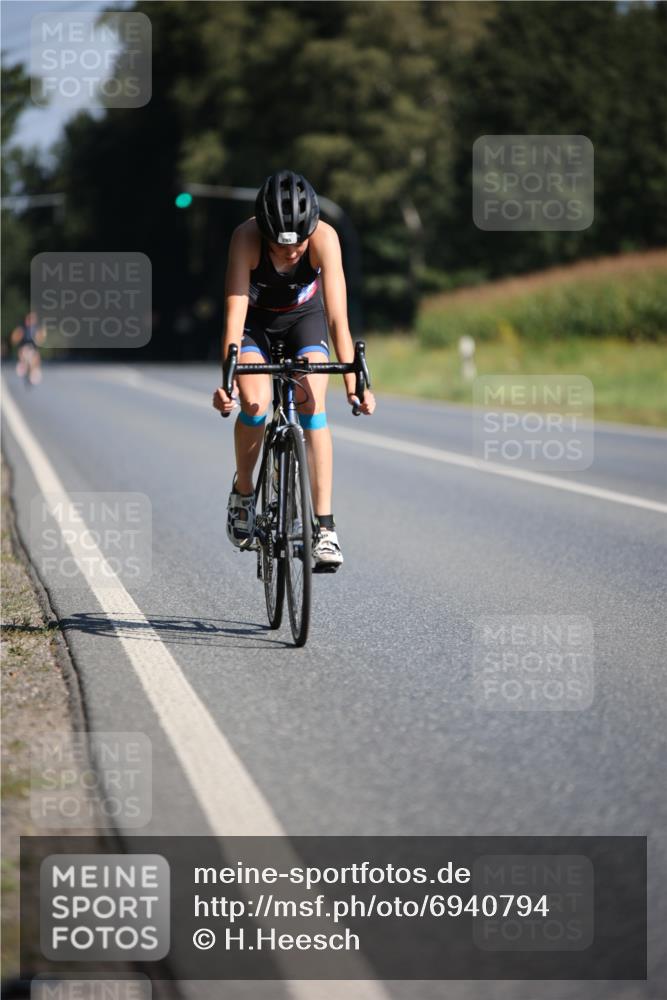 01.09.2024 - 17. Tribühne Triathlon H.Heesch http://msf.ph/oto/6940794 01.09.2024 10:41:53 Radfahren 268, 285 meine-sportfotos.de