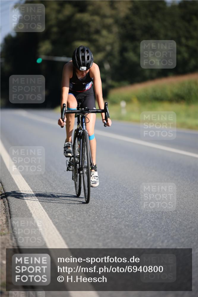 01.09.2024 - 17. Tribühne Triathlon H.Heesch http://msf.ph/oto/6940800 01.09.2024 10:41:53 Radfahren 268, 285 meine-sportfotos.de