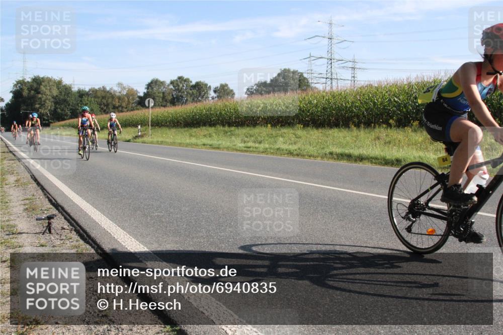 01.09.2024 - 17. Tribühne Triathlon H.Heesch http://msf.ph/oto/6940835 01.09.2024 09:40:46 Radfahren 58, 78, 83, 84, 86, 92, 99, 104 meine-sportfotos.de