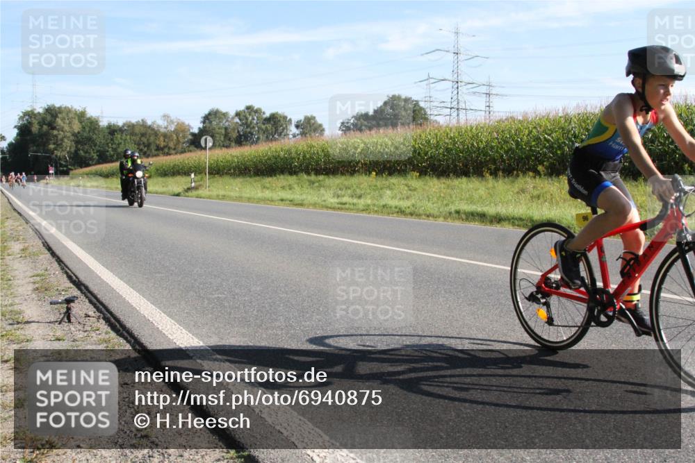 01.09.2024 - 17. Tribühne Triathlon H.Heesch http://msf.ph/oto/6940875 01.09.2024 09:41:21 Radfahren 77, 96 meine-sportfotos.de