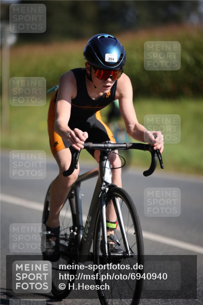 01.09.2024 - 17. Tribühne Triathlon H.Heesch http://msf.ph/oto/6940940 01.09.2024 10:42:15 Radfahren 254, 266, 306 meine-sportfotos.de