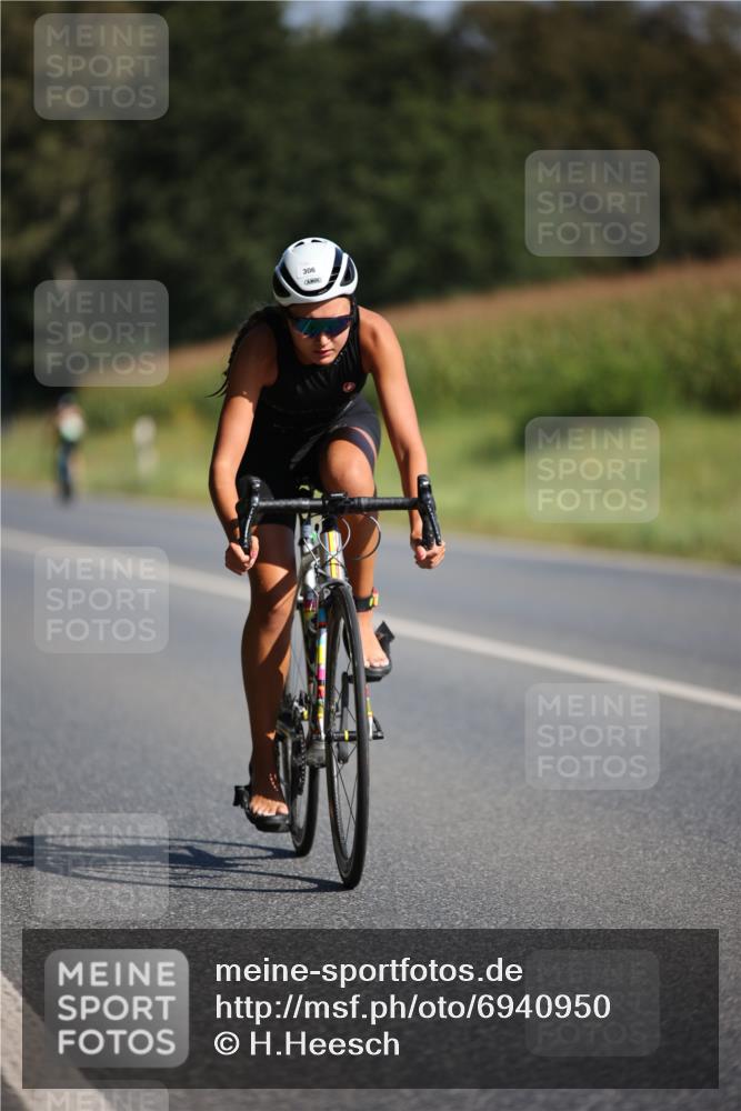 01.09.2024 - 17. Tribühne Triathlon H.Heesch http://msf.ph/oto/6940950 01.09.2024 10:42:25 Radfahren 205, 247, 306 meine-sportfotos.de