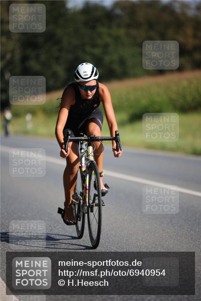 01.09.2024 - 17. Tribühne Triathlon H.Heesch http://msf.ph/oto/6940954 01.09.2024 10:42:25 Radfahren 205, 247, 306 meine-sportfotos.de
