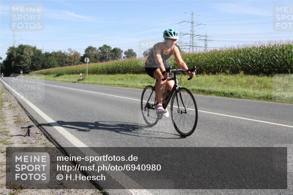 01.09.2024 - 17. Tribühne Triathlon H.Heesch http://msf.ph/oto/6940980 01.09.2024 10:28:45 Radfahren 156, 256 meine-sportfotos.de