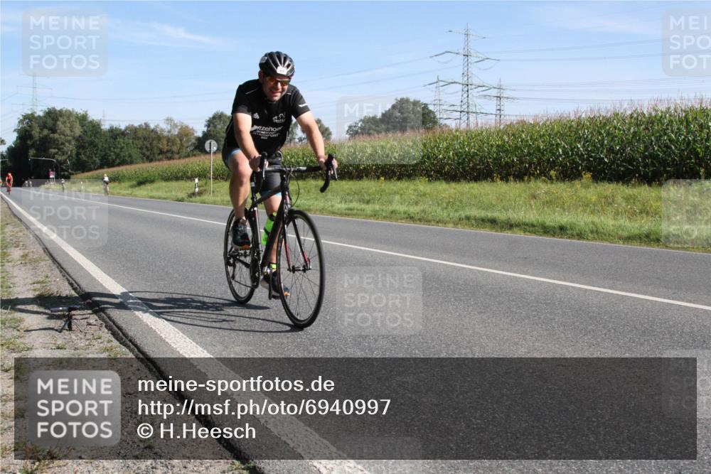 01.09.2024 - 17. Tribühne Triathlon H.Heesch http://msf.ph/oto/6940997 01.09.2024 10:29:58 Radfahren 147, 152, 181, 265, 277 meine-sportfotos.de