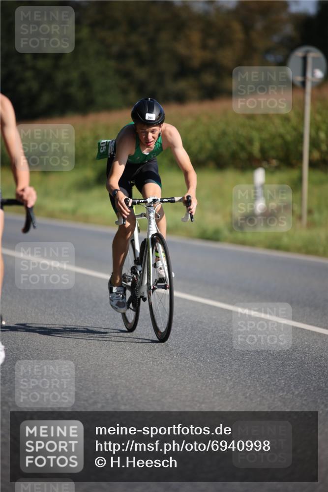 01.09.2024 - 17. Tribühne Triathlon H.Heesch http://msf.ph/oto/6940998 01.09.2024 10:42:33 Radfahren 205, 247, 251, 253 meine-sportfotos.de