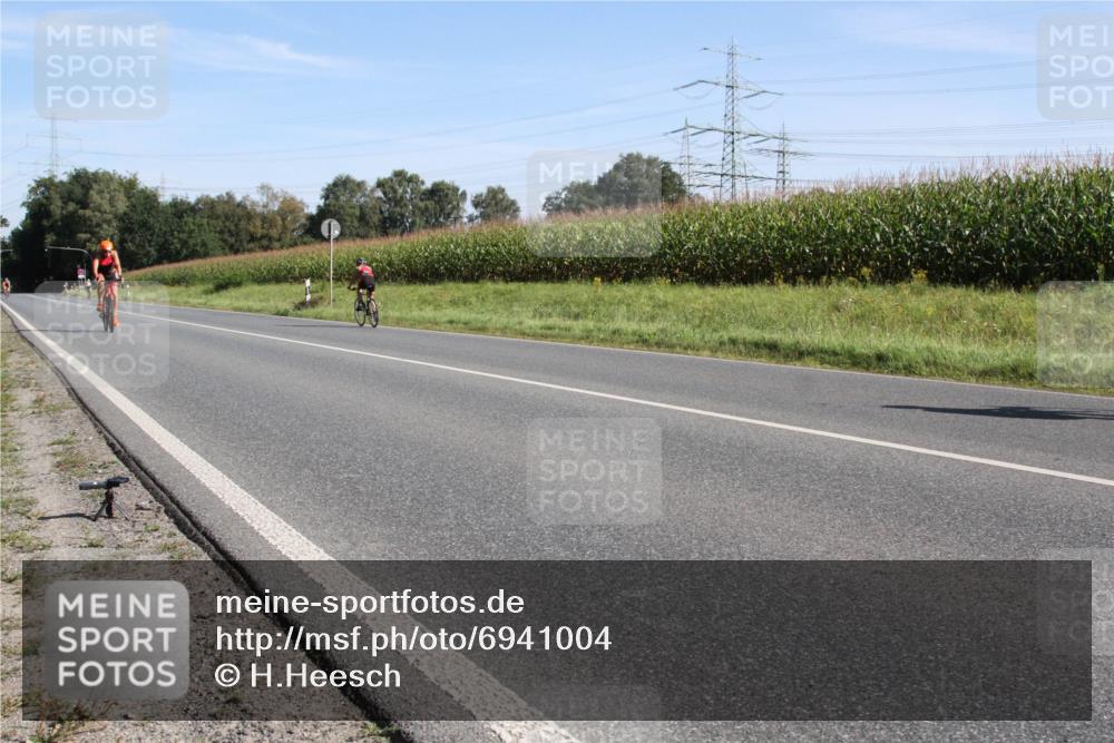 01.09.2024 - 17. Tribühne Triathlon H.Heesch http://msf.ph/oto/6941004 01.09.2024 10:30:02 Radfahren 152, 181, 265, 277, 296, 1070 meine-sportfotos.de