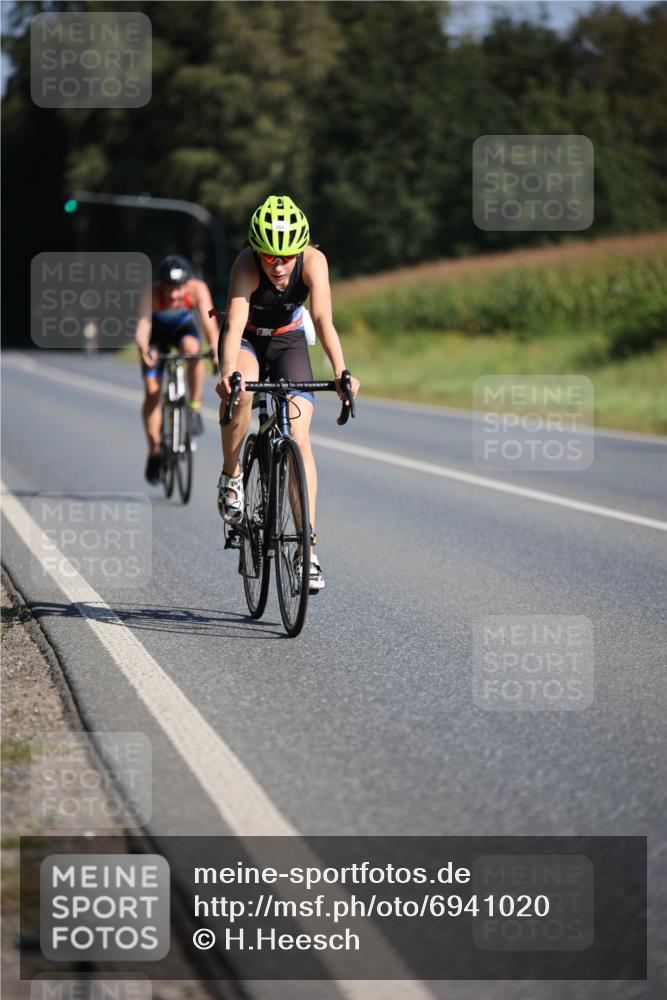 01.09.2024 - 17. Tribühne Triathlon H.Heesch http://msf.ph/oto/6941020 01.09.2024 10:42:40 Radfahren 251, 253, 273, 274 meine-sportfotos.de