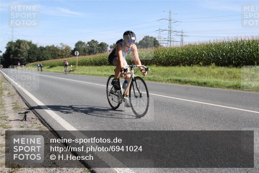 01.09.2024 - 17. Tribühne Triathlon H.Heesch http://msf.ph/oto/6941024 01.09.2024 10:31:33 Radfahren 162, 198, 286, 289 meine-sportfotos.de