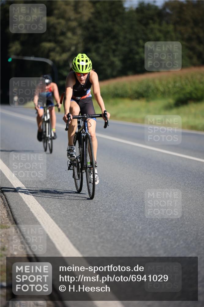 01.09.2024 - 17. Tribühne Triathlon H.Heesch http://msf.ph/oto/6941029 01.09.2024 10:42:40 Radfahren 251, 253, 273, 274 meine-sportfotos.de