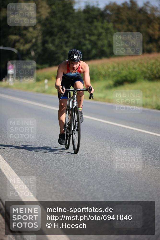 01.09.2024 - 17. Tribühne Triathlon H.Heesch http://msf.ph/oto/6941046 01.09.2024 10:42:41 Radfahren 246, 251, 253, 264, 273, 274 meine-sportfotos.de