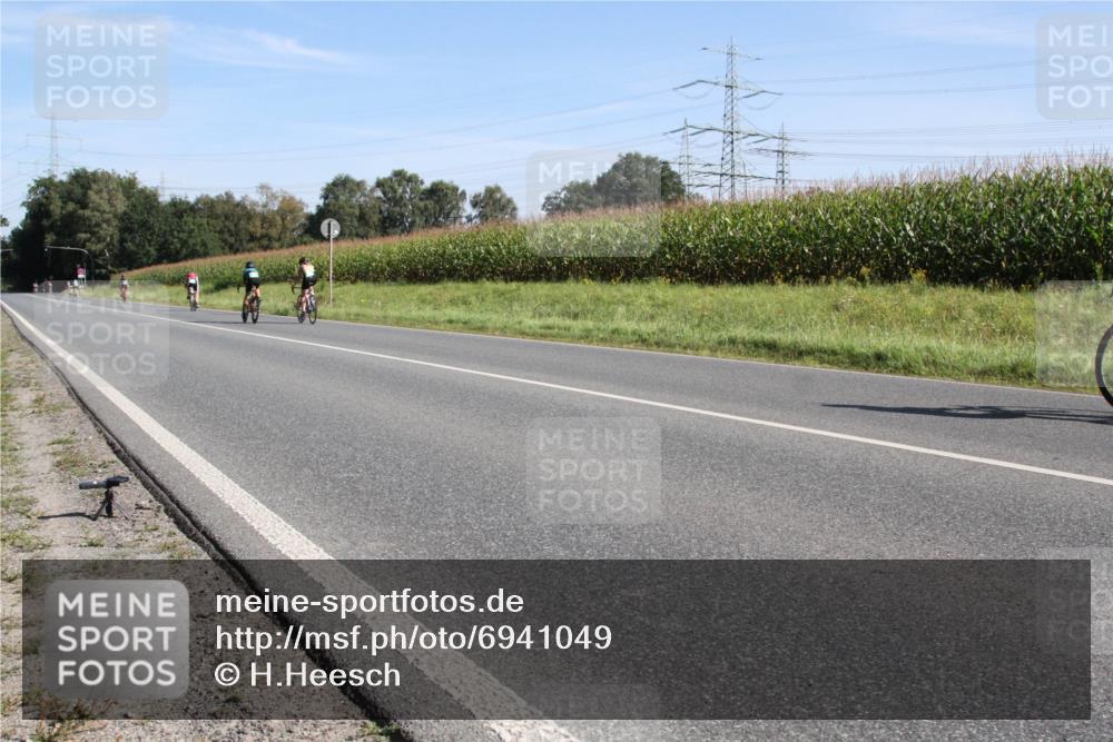 01.09.2024 - 17. Tribühne Triathlon H.Heesch http://msf.ph/oto/6941049 01.09.2024 10:31:49 Radfahren 187, 232, 242, 259, 304, 1062 meine-sportfotos.de